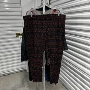 Torrid | Leggings in Black and Red Moon and Stars Print | size 4